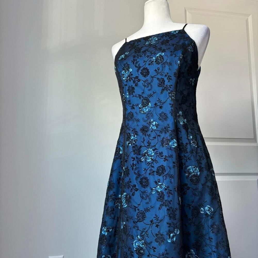 Vintage Y2K Morgan and Co Blue Black Floral Overlay Prom Formal Dress